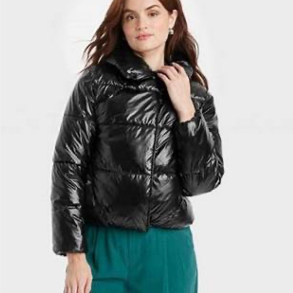 Elegant Black Puffer Jacket for Women